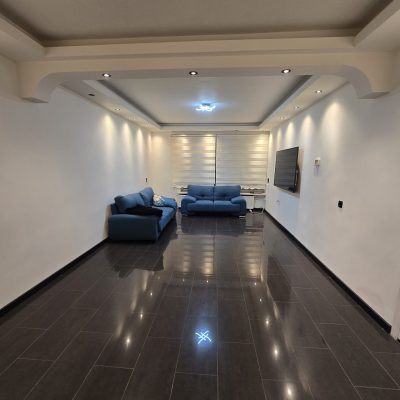 Custom made plafon, waarbij de gordijnrails verstopt is | Nurenovation