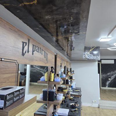 Good shiny venetianplaster in the barbershop | Nurenovation