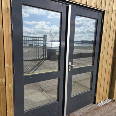 Freshly painted anthracite grey door with a smooth finish | Nurenovation