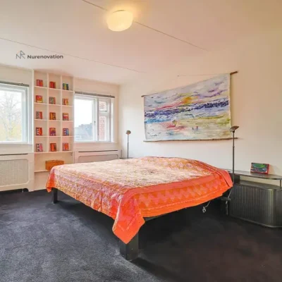 Gedecoreerde kamer van de muur met aardbeving schade verstevigt en nieuwe stucwerk aangebracht | Nurenovation